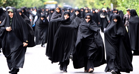 في يوم المرأة العالمي.. ناشطات إيرانيات يضعن قائمة بمطالبهن للسلطات