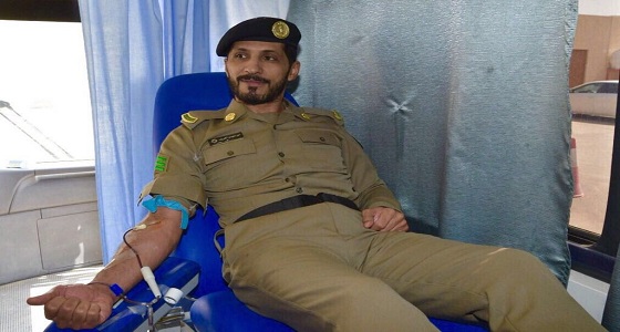 بالصور.. 44 متبرعا بالدم من شرطة القصيم
