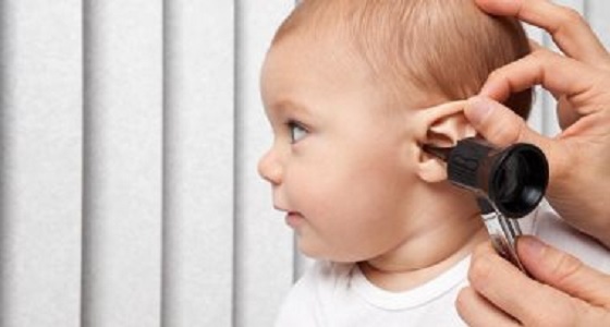 أخطاء شائعة تعرض طفلك لالتهاب الأذن الوسطى