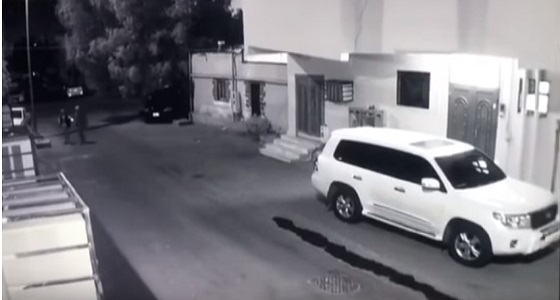 بالفيديو.. ” مبروك البويا الجديدة ” عبارة تستفز المواطنين بتبوك وكاميرا توثق المتورطين