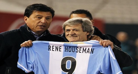 وفاة أسطورة الكرة الأرجنتينية &#8221; هاوسمان &#8220;