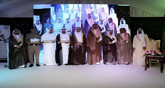 بالصور.. القباع يكرم الفائزين بجائزة محافظة الليث للإبداع في دورتها الأولى
