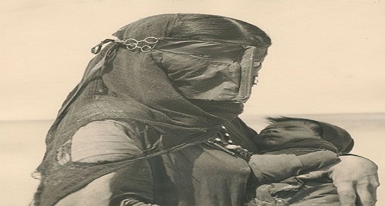 صورة نادرة لامرأة سعودية في الأربعينات التقطها ” إيطالي “