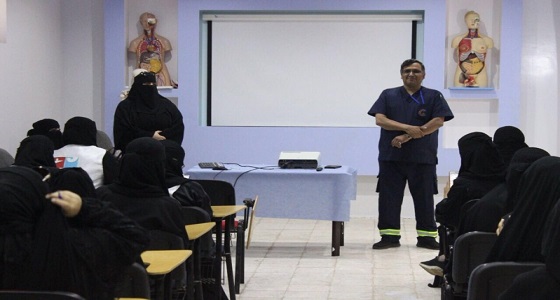تكريم معلمة أنقذت إحدى طالباتها في المدينة المنورة
