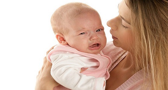 الطريقة الصحيحة لتهدئة طفلك لتجنب متلازمة هز الرضيع