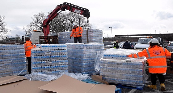 انقطاع المياه عن آلاف المنازل في بريطانيا والحكومة تدفع بمساعدات