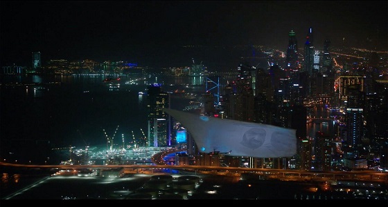 بالفيديو والصور.. ” دبي ” تحطم رقما قياسيا بأكبر شاشة عرض جوية في العالم
