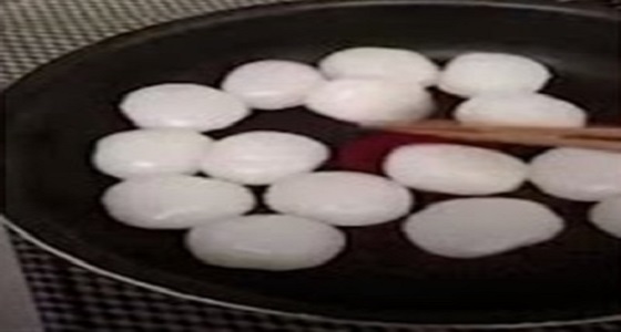 باالفيديو.. صرخات وجبة يابانية في مقلاه تثير ضجة بالإنترنت