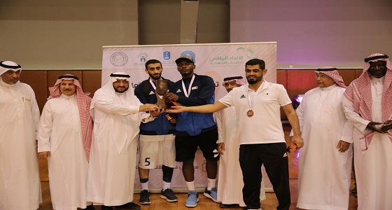 بالصور.. جامعة طيبة تتوج ببطولة السلة للجامعات