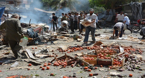 29 قتيلًا في هجوم بصاروخ على سوق في ضاحية بدمشق