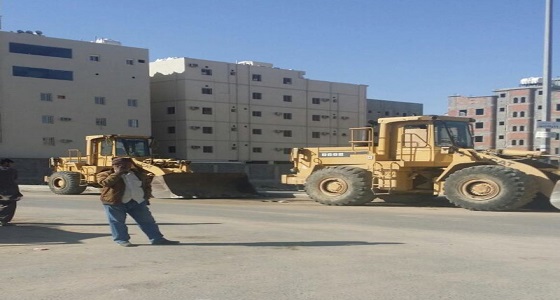 بالصور.. ضبط 55 شخصًا من سائقي المعدات الثقيلة المخالفة شرق الطائف