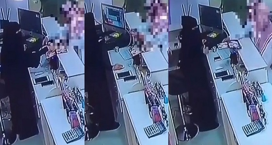 بالفيديو.. مواطن يحتال على بائعة في محل مستلزمات نسائية ويسرق منها مبلغ مالي