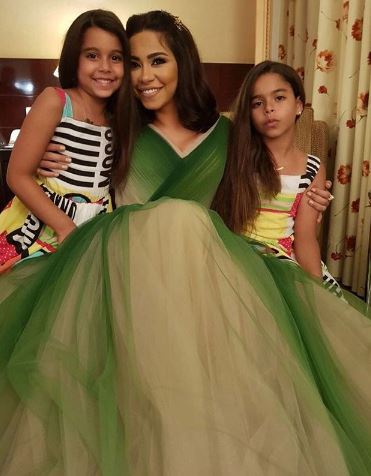 شيرين عبد الوهاب تحتفل مع بناتها باليوم العالمي للمرأة