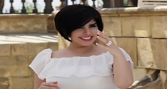شمس الكويتية لمنتقدي ملابسها: ” لبسي مطرز بالذهب والقطع النادرة “