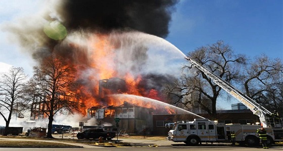 تدمير 40 سيارة في حريق ضخم بـ&#8221; دنفر &#8221; الأمريكية