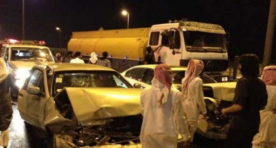 حادث مروع يسفر عن 10 إصابات بطريق الملك خالد