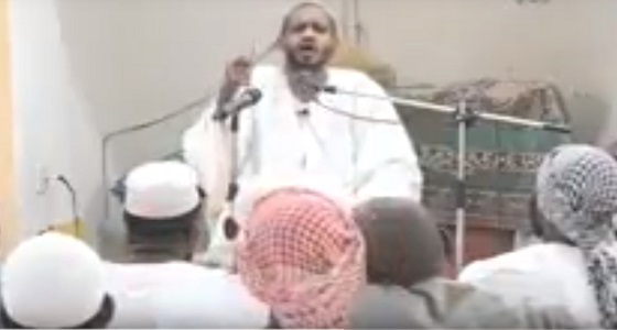 بالفيديو..شيخ سوداني يهاجم بسخرية ماوصفهم بشيوخ الإخوان في المملكة