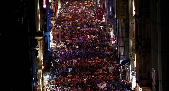 نساء تركيا ينتفضن ضد ” أردوغان “