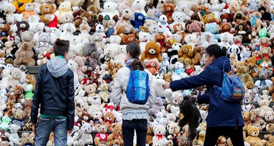 &#8221; دمى الدببة &#8221; وسيلة الأطفال للتضامن مع اللاجئين السوريين في ألمانيا