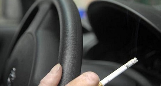 &#8221; المرور &#8221; يرد على مخالفة &#8221; التدخين &#8221; خلال قيادة السيارة