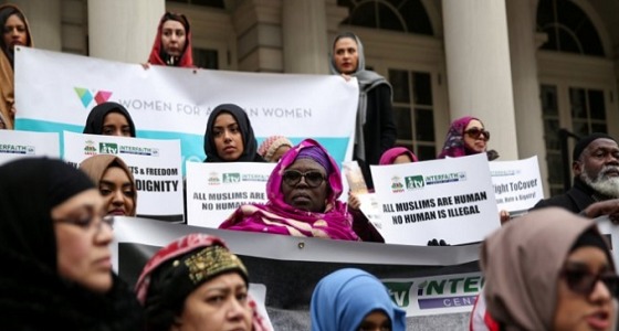 نيويورك تدفع 180 ألف دولار لـ3 نساء أجبرن على خلع حجابهن