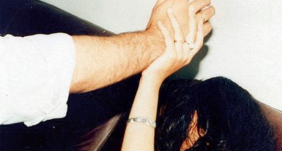 ” يابنت الحرام ” كلمة هددت حياتها الزوجية السعيدة