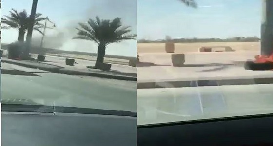 بالفيديو.. اشتعال النيران بكاميرا &#8221; ساهر &#8221; على طريق الملك عبدالعزيز