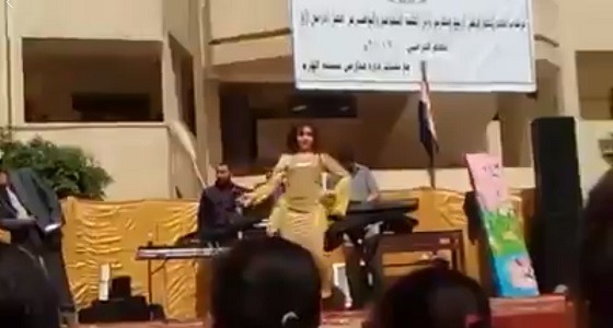 فيديو صادم لمدرسة تكرم المتفوقين بحفل راقصات