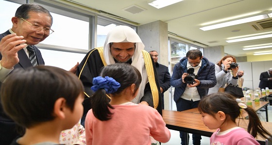 بالصور.. الأمين العام لرابطة العالم الإسلامي يشارك اليابانيين ذكرى التسونامي