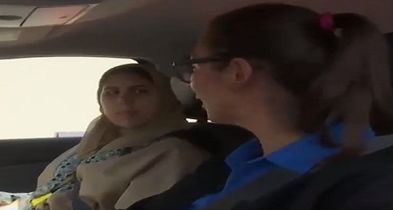 بالفيديو.. المرأة في أول درس لها لقيادة السيارات بالمملكة