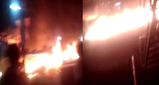 بالفيديو.. شخص يغامر بحياته ويقفز داخل شاحنة وقود مشتعلة لمنع انفجار