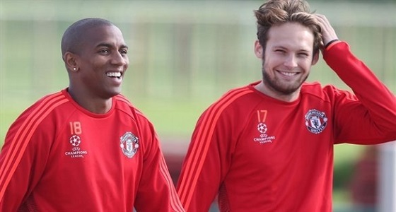 مانشستر يونايتد يعلن إمداد عقدي بليند ويونغ لموسم إضافي