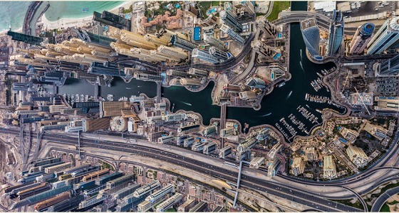 شاهد.. دبي أجمل المدن من فوق السحاب