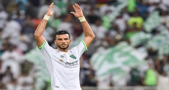 ” السومه ” يرد على مهاجميه: لا يدخل بيني وبين الأهلي حاسد