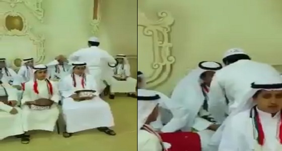 بالفيديو.. موقف أبوي مؤثر لمعلم كويتي مع طالب