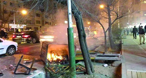 الانتفاضة الإيرانية الثانية تشتعل.. والنظام أذنه صماء