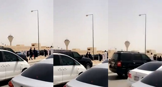 بالفيديو.. دهس طالبة بجامعة الإمام أثناء عبورها