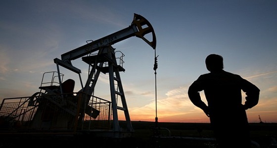 انخفاض أسعار النفط والإنتاج الأمريكي يرتفع لمستوى قياسي