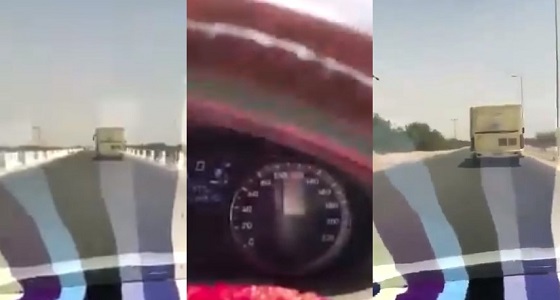 بالفيديو.. سائق باص طالبات يسير بسرعة عالية في طريق منعطفات خطرة بالقنفذة
