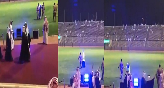 بالفيديو.. طالب بجامعة الطائف يعبر عن فرحته بالتخرج على طريقته الخاصة