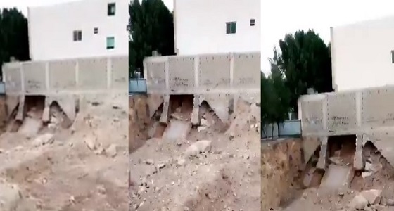 بالفيديو.. مواطن يتسبب في تحطم منزل جاره بالرياض