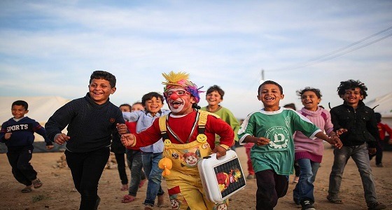 لا يعرفون لليأس معنى.. أطفال فلسطين يتحدون الاحتلال بـ ” البهجة “