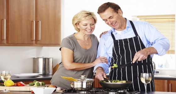 4 نصائح لضمان علاقة زوجية ناجحة.. أهمها أدخليه المطبخ