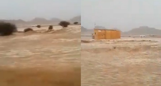 بالفيديو.. سيول قوية تحاصر المنازل غرب الرياض
