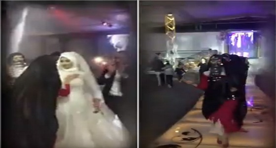 بالفيديو.. صديقات عروس يفاجئنها بزفة &#8221; ريا وسكينة &#8220;