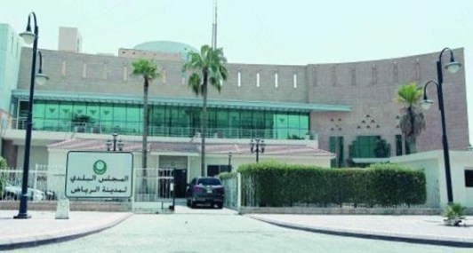 التحقيق في واقعة اعتداء وافدين بالعصى على عضو ” بلدي الرياض “