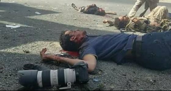 بالصور.. قذيفة حوثية تودي بحياة صحفي يمني