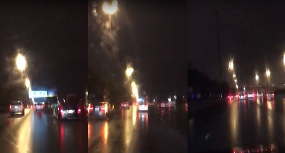 بالفيديو.. أمطار على مدينة الرياض