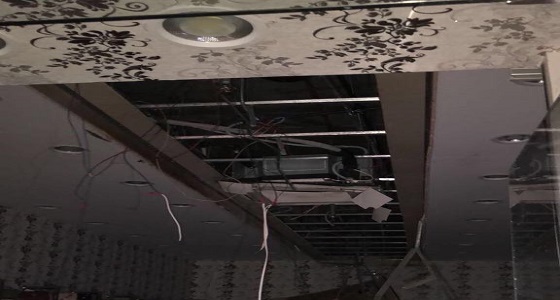 مدني سكاكا يخلي أحد المجمعات التجارية احترازياً جراء سقوط سقف مستعار