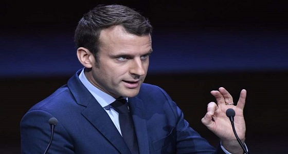 ” ماكرون ” عن الحجاب: أحترم كل امرأة ترتدي الحجاب